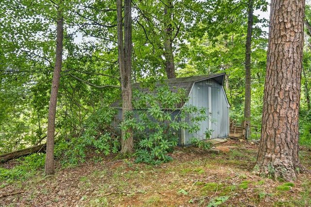 1738 Heathrow Dr, Cookeville, TN 38506