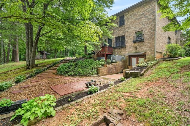 1738 Heathrow Dr, Cookeville, TN 38506