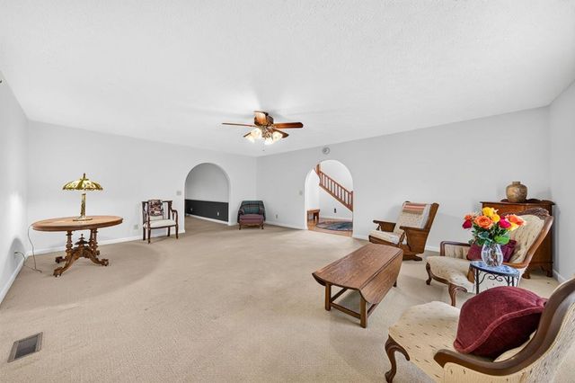 1738 Heathrow Dr, Cookeville, TN 38506