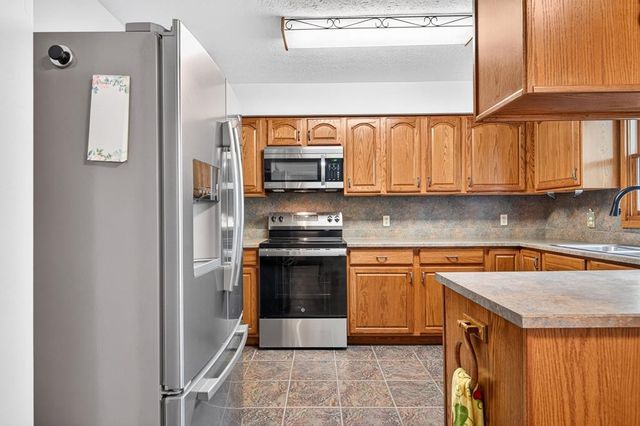 1738 Heathrow Dr, Cookeville, TN 38506