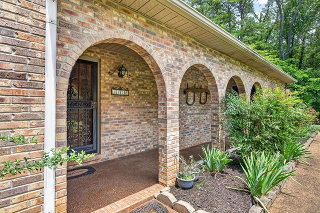 1738 Heathrow Dr, Cookeville, TN 38506