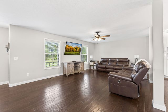 6810 Cherry Creek Rd, Cookeville, TN 38506