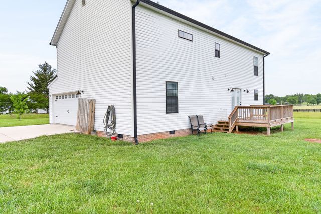 6810 Cherry Creek Rd, Cookeville, TN 38506