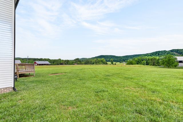 6810 Cherry Creek Rd, Cookeville, TN 38506