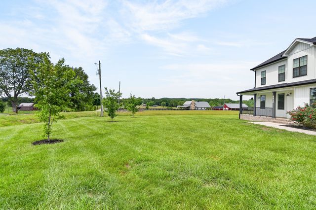 6810 Cherry Creek Rd, Cookeville, TN 38506