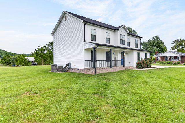 6810 Cherry Creek Rd, Cookeville, TN 38506