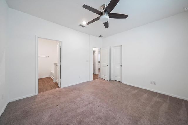 10429 Pineland Drive, Conroe, TX 77378