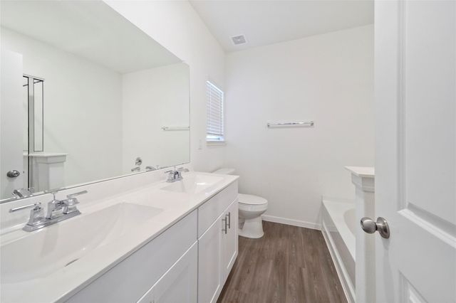 10429 Pineland Drive, Conroe, TX 77378
