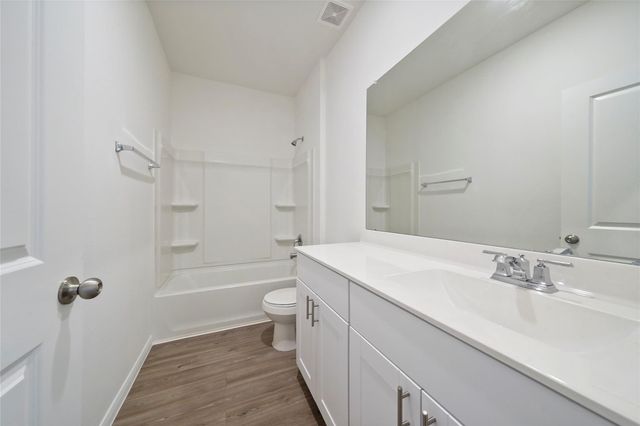 10429 Pineland Drive, Conroe, TX 77378