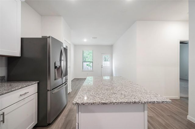 10429 Pineland Drive, Conroe, TX 77378