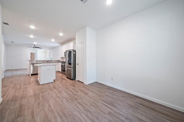 10429 Pineland Drive, Conroe, TX 77378