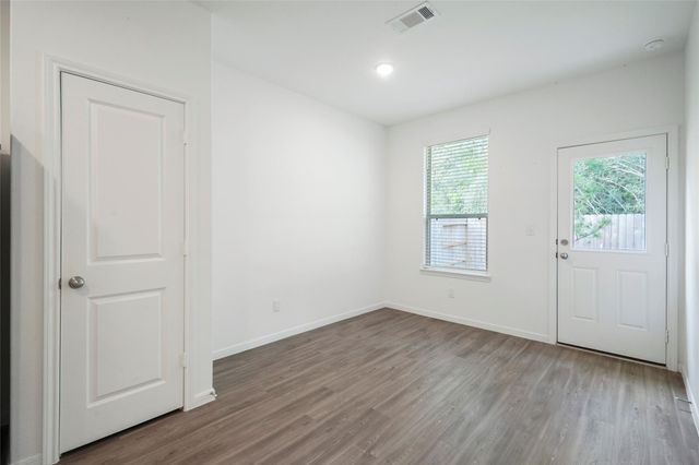 10429 Pineland Drive, Conroe, TX 77378