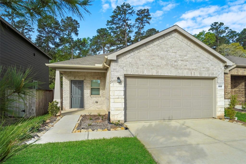 10429 Pineland Drive, Conroe, TX 77378