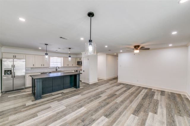 607 Sides Circle, Canton, TX 75103