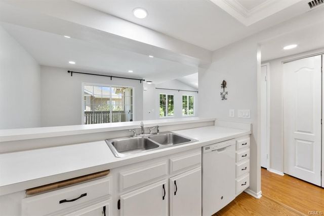 115 Greenfield, Irvine, CA 92614