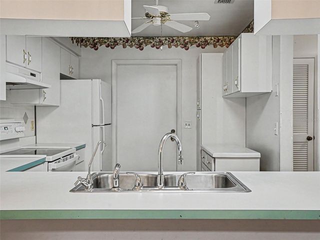 1525 OAKVIEW CIRCLE SE, Winter Haven, FL 33880