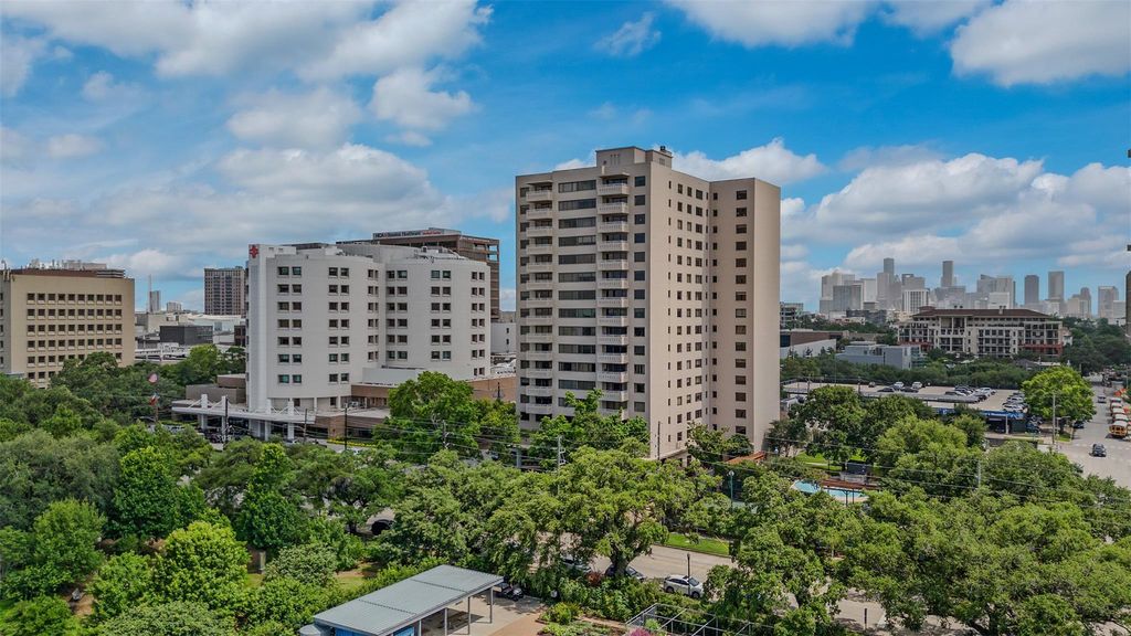 1400 Hermann Drive 5A, Houston, TX 77004