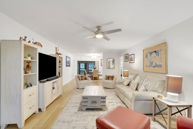 4180 Mango Tree Court B, Boynton Beach, FL 33436