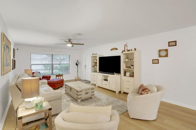 4180 Mango Tree Court B, Boynton Beach, FL 33436