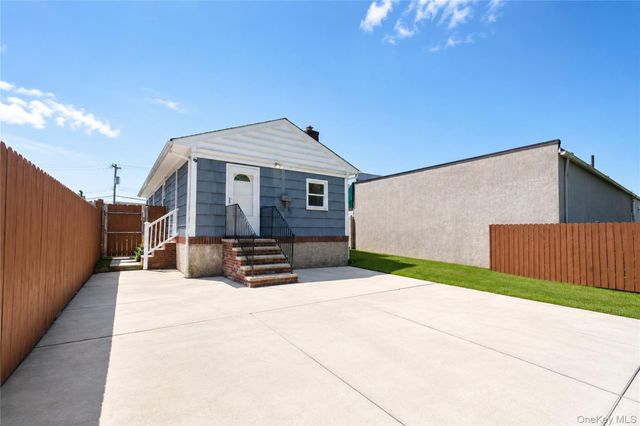 3895 Amboy Road, Staten Island, NY 10308