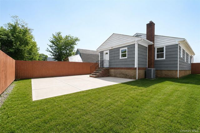 3895 Amboy Road, Staten Island, NY 10308