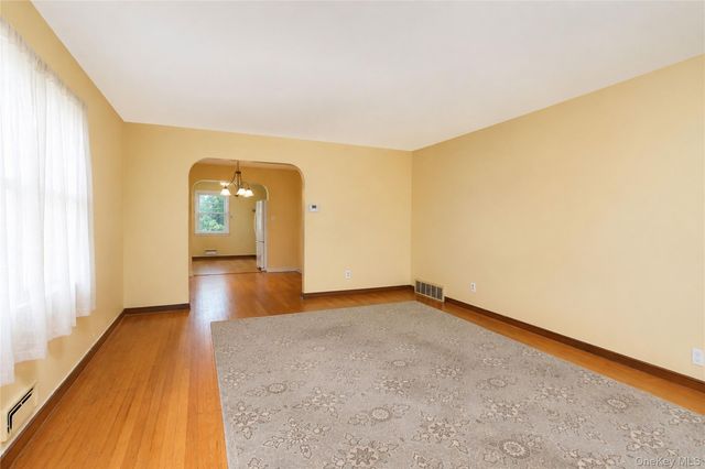 3895 Amboy Road, Staten Island, NY 10308