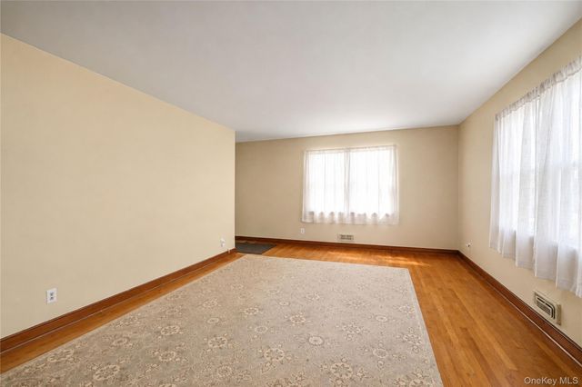 3895 Amboy Road, Staten Island, NY 10308