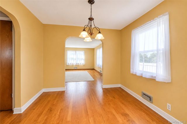 3895 Amboy Road, Staten Island, NY 10308