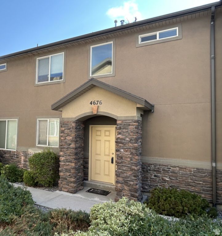 4676 W GREENSAND DR, West Jordan, UT 84084