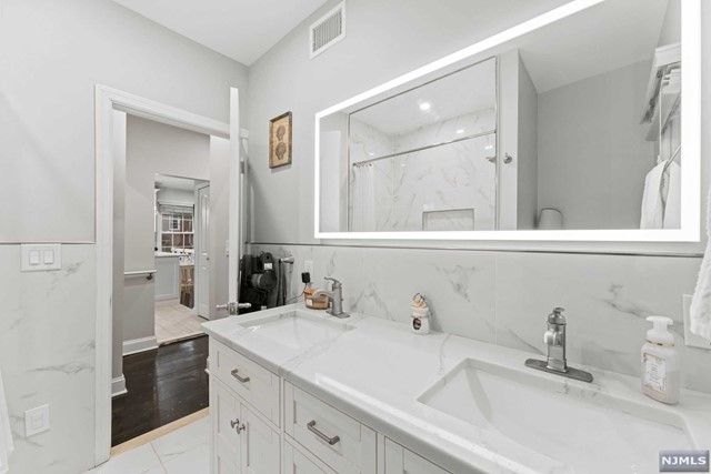 96 Hazelton Street, Ridgefield Park, NJ 07660