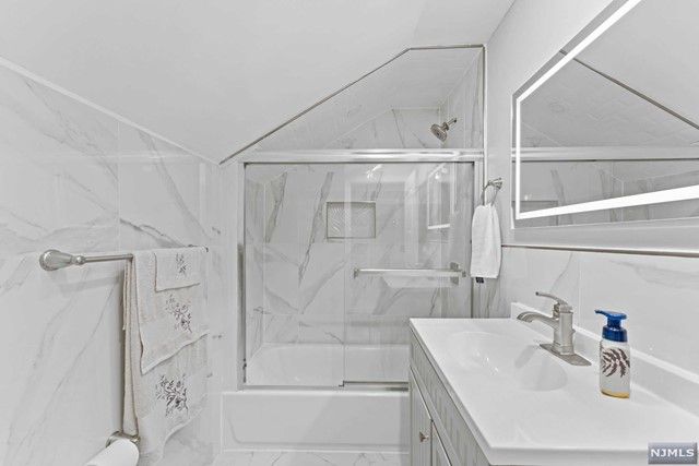 96 Hazelton Street, Ridgefield Park, NJ 07660