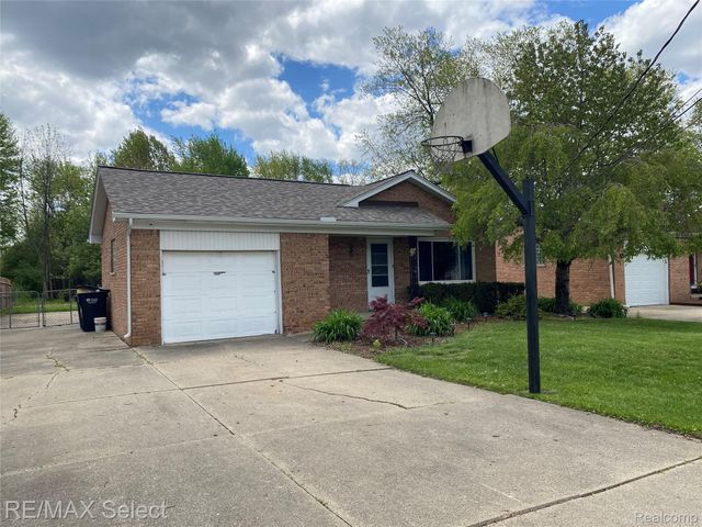 607 W Girard Avenue, Madison Heights, MI 48071
