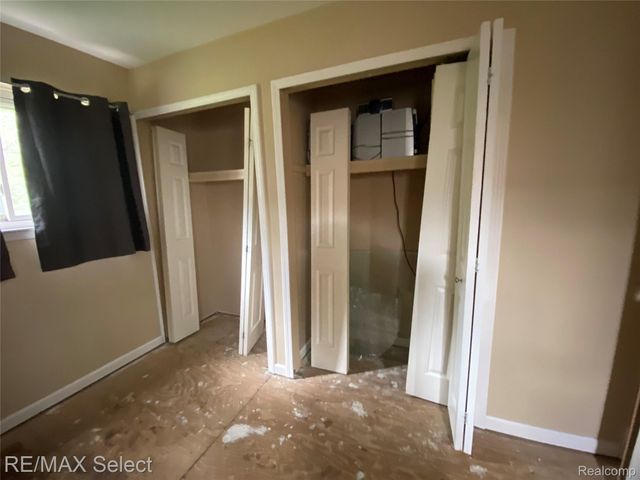 607 W Girard Avenue, Madison Heights, MI 48071