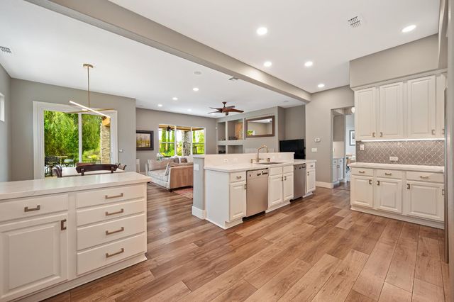 4256 Burgundy Ct, Loomis, CA 95650