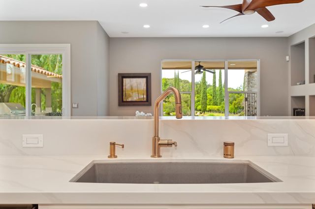 4256 Burgundy Ct, Loomis, CA 95650