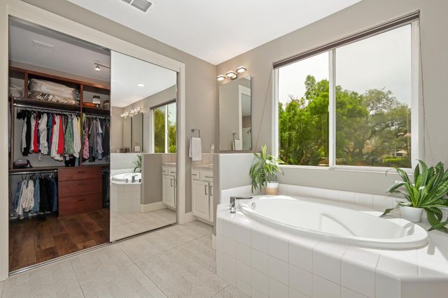 4256 Burgundy Ct, Loomis, CA 95650