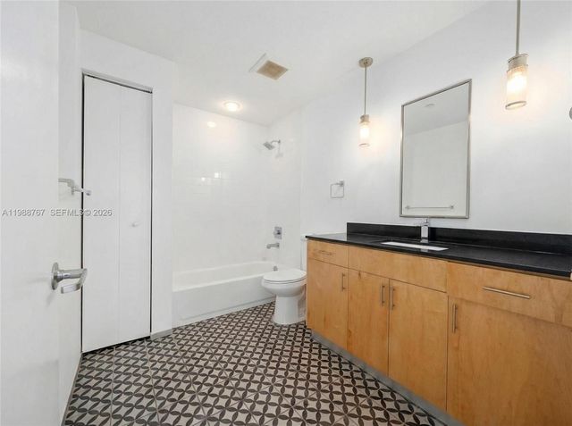 765 NW 1st St 301, Miami, FL 33128