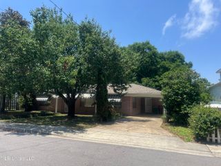 241 Iroquois Street, Biloxi, MS 39530