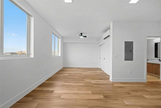 650 SW 1st St 403, Miami, FL 33130