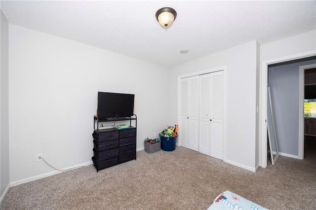 804 NE 104TH Terrace, Kansas City, MO 64155