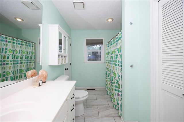 804 NE 104TH Terrace, Kansas City, MO 64155