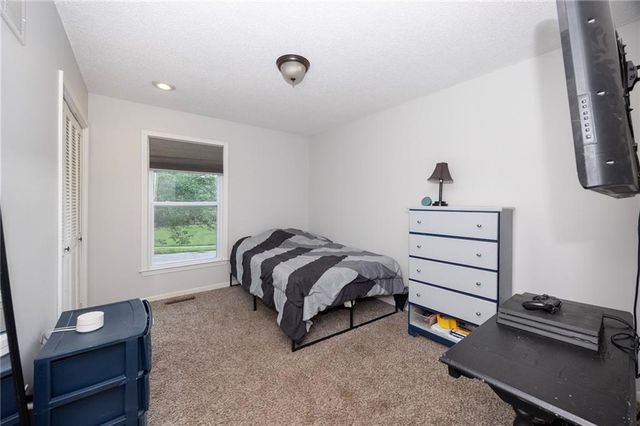 804 NE 104TH Terrace, Kansas City, MO 64155