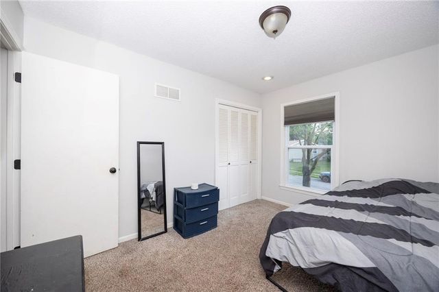 804 NE 104TH Terrace, Kansas City, MO 64155