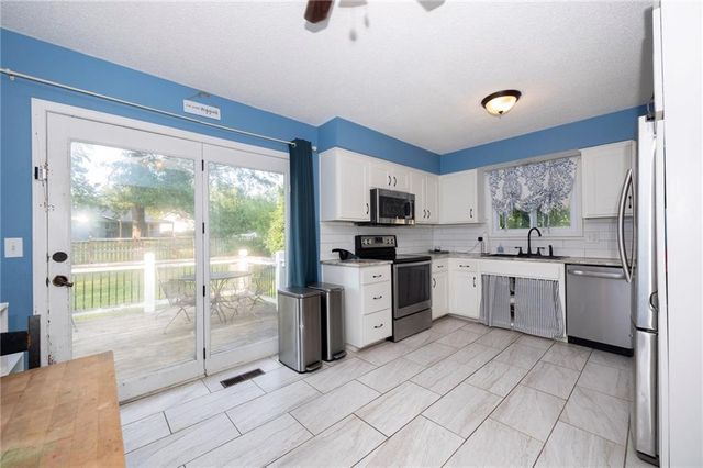 804 NE 104TH Terrace, Kansas City, MO 64155