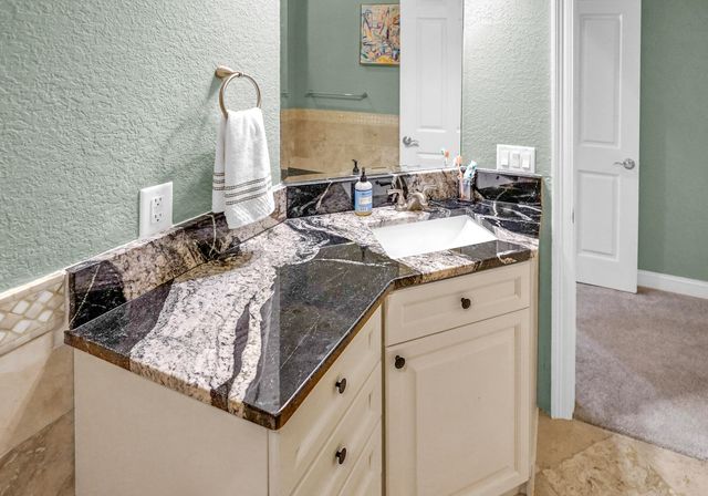 602 Harbor Boulevard 301, Destin, FL 32541