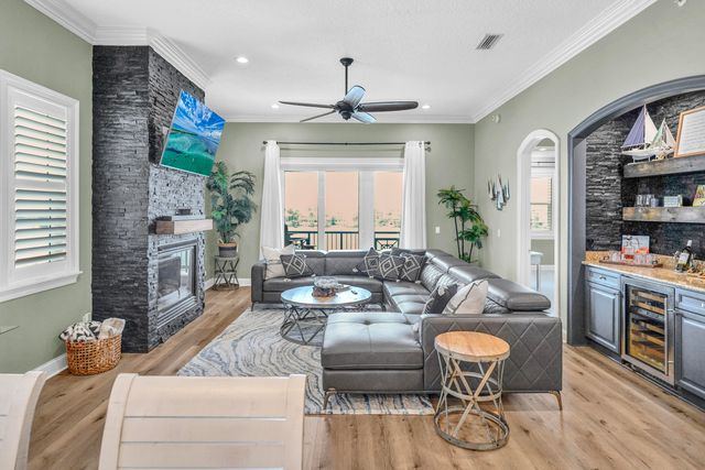 602 Harbor Boulevard 301, Destin, FL 32541