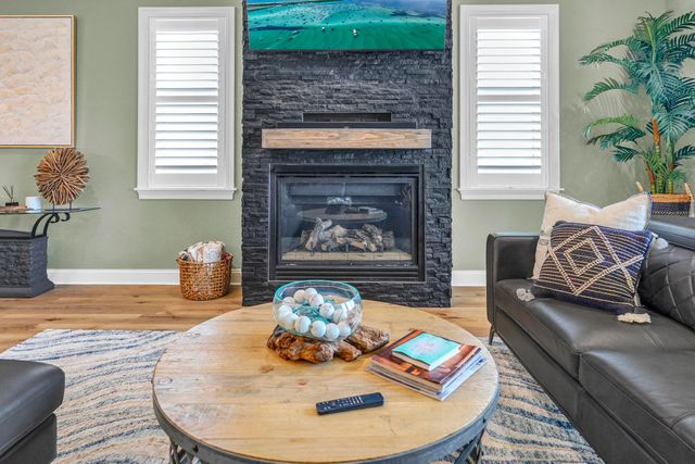 602 Harbor Boulevard 301, Destin, FL 32541