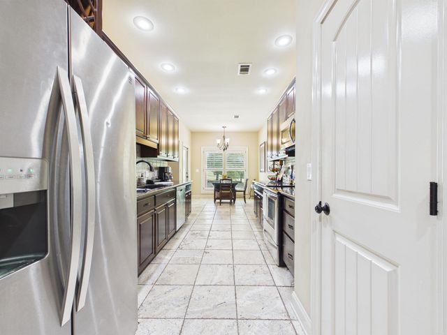 17 Valley View Rd, Batesville, AR 72501