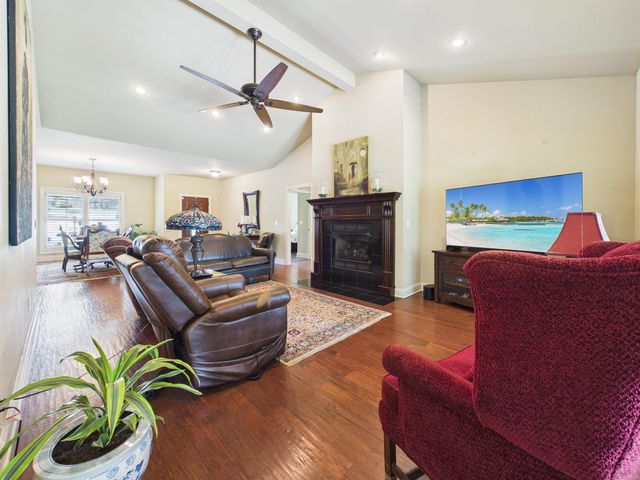 17 Valley View Rd, Batesville, AR 72501