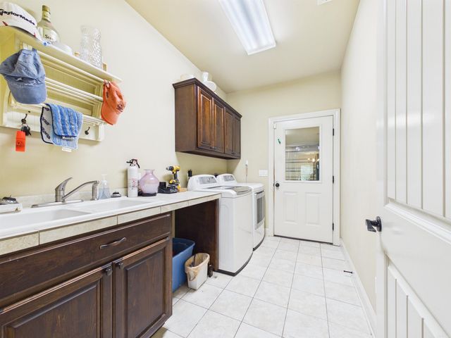 17 Valley View Rd, Batesville, AR 72501